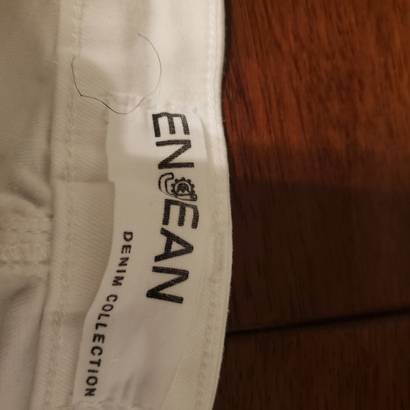 White Preowned Ripped Jeans - Picture 4 of 5